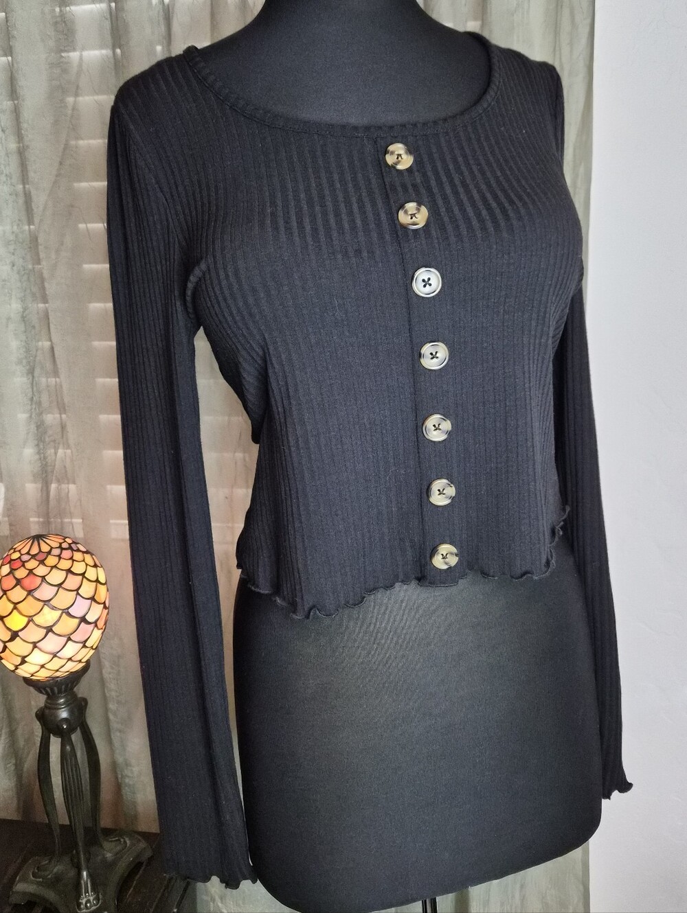 Derek Heart Black Ribbed Faux-Button Long Sleeve Crop Top *M/L (see ptp) #0250